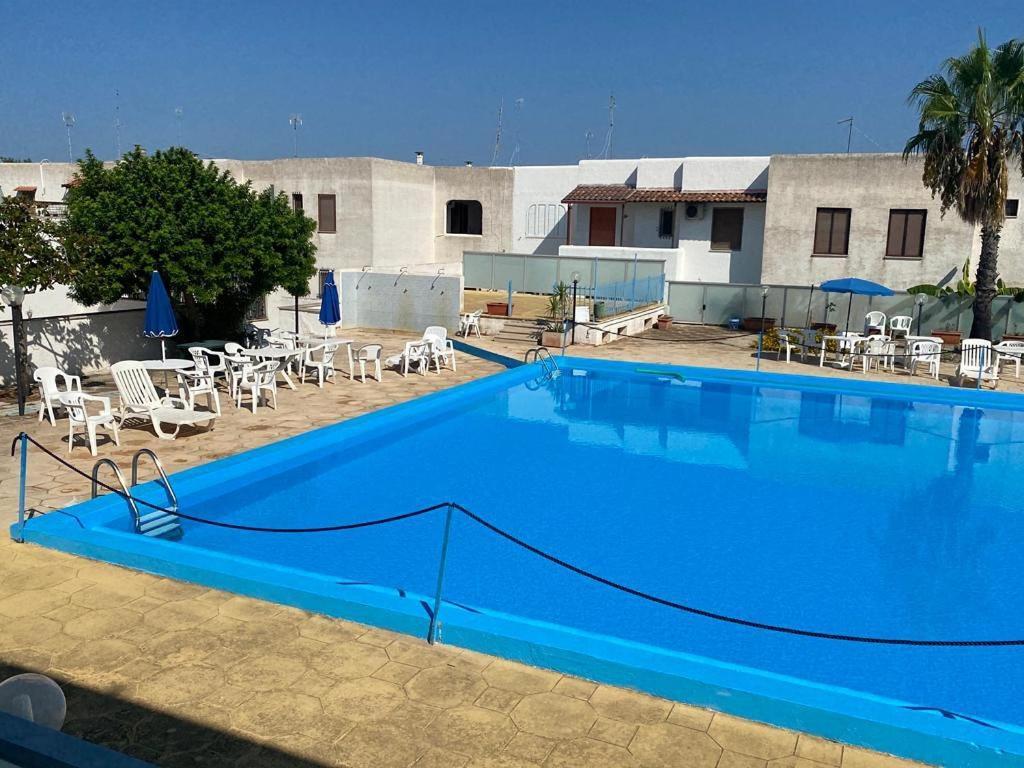 Villino Sabrina Con Piscina Villa Torre Lapillo Exterior photo